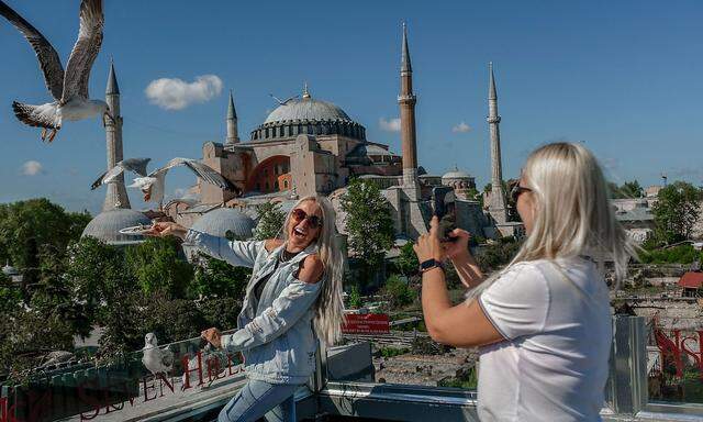 TURKEY-HEALTH-VIRUS-CURFEW-TOURISM