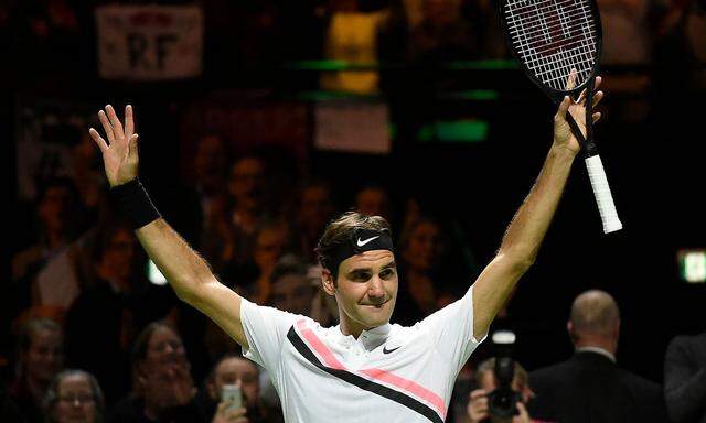 Roger Federer feiert den Sieg gegen Robin Haase im Viertelfinale von Rotterdam.