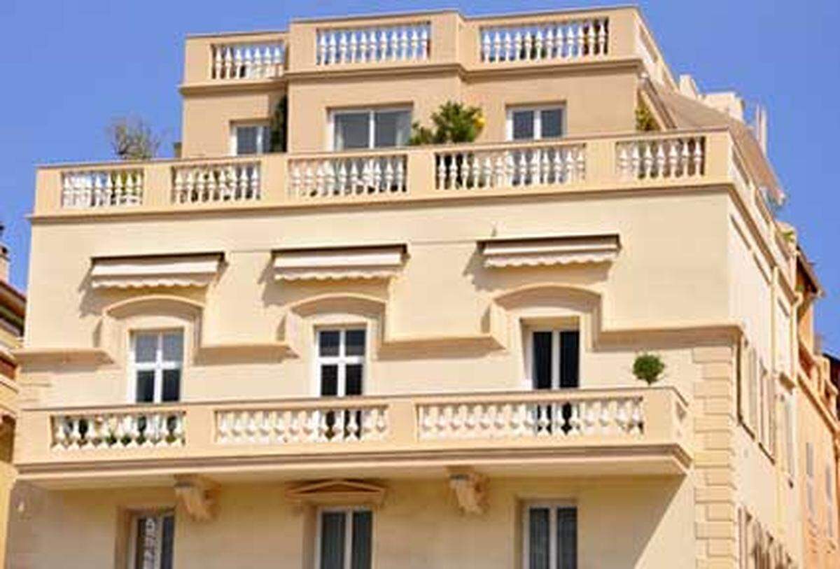 "Leben wie Gott in Frankreich" - Das ist in Anbetracht so mancher Villa an der Cote d'Azur kein besonderes Kunststück.