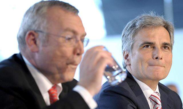 Alfred Gusenbauer (l.) überließ das Finanzministerium im Jänner 2007 der ÖVP, Werner Faymann holte es 2008 nicht zurück.