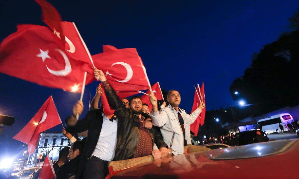 Die Mehrheit in den großen Metropolen Istanbul, Ankara und Izmir stimmten mit Nein.