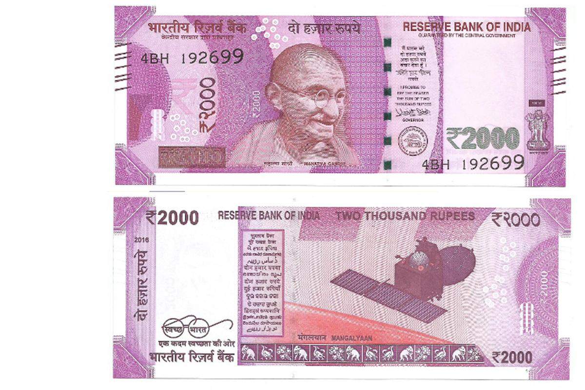 Indien und Bargeld? Da war doch etwas. Über Nacht hat die Regierung einen Großteil der sich im Umkreis befindenden Geldscheine für ungültig erklärt und damit Chaos und große Verunsicherung ausgelöst. Trotz des bitteren Beigeschmacks hat es die neue 2000-Rupien-Banknote mit dem Porträt von Mahatma Gandhi unter die Nominierten geschafft.