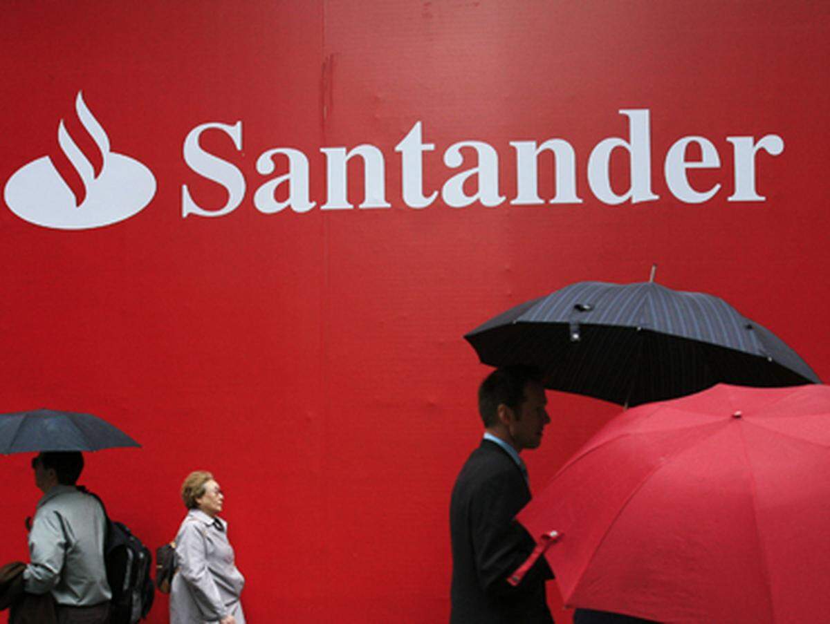 Das Ranking eröffnet die spanische Bank Santander mit einem Nettogewinn von  9,332 Milliarden Euro.