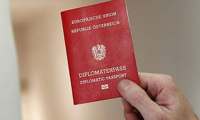 Auch Kirchenvertreter verlieren DiplomatenpässeAuch Kirchenvertreter verlieren Diplomatenpässe