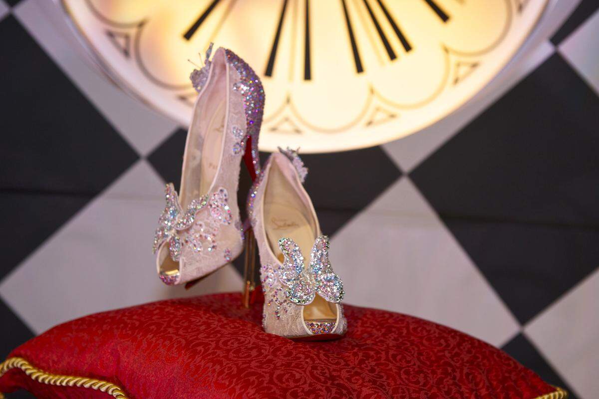 Leichtigkeit, Schönheit und Transparenz zeichnen die neu designten Cinderella-Schuhe aus.