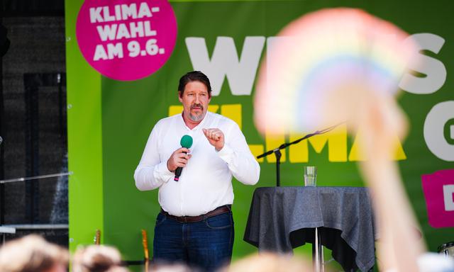 Der grüne Listenzweite Thomas Waitz im Rahmen des Wahlkampfabschlusses der Grünen in Wien. 
