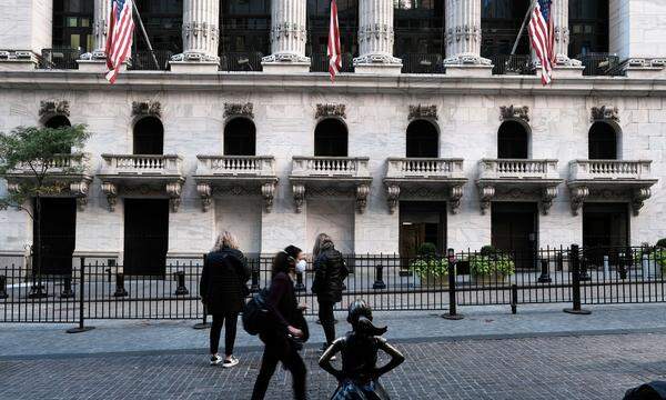 US-STOCKS-FALL-ON-EARNING-REPORTS-FROM-BANKS