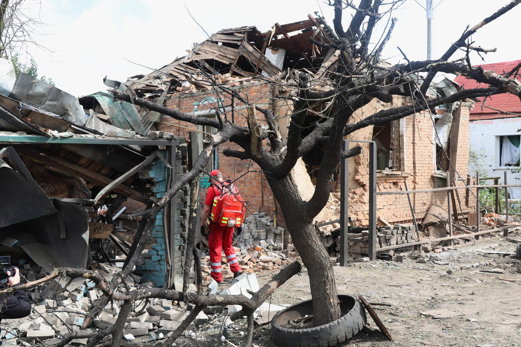 Ukraine attacks Russian oil terminal in Rostov; casualties reported in mutual assaults