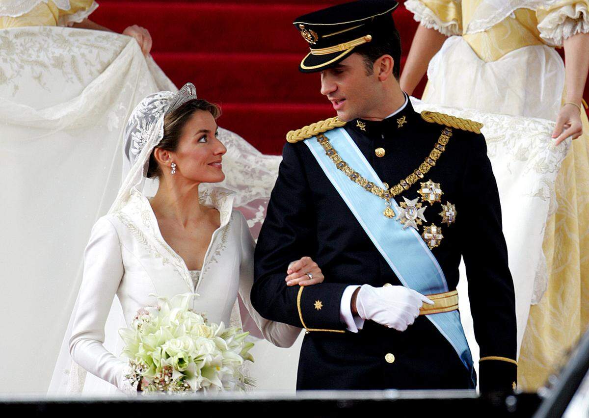 Beide Königinnen (in spe) sind bürgerlicher Abstammung. Letizia und Felipe heirateten am 22. Mai 2004 ...