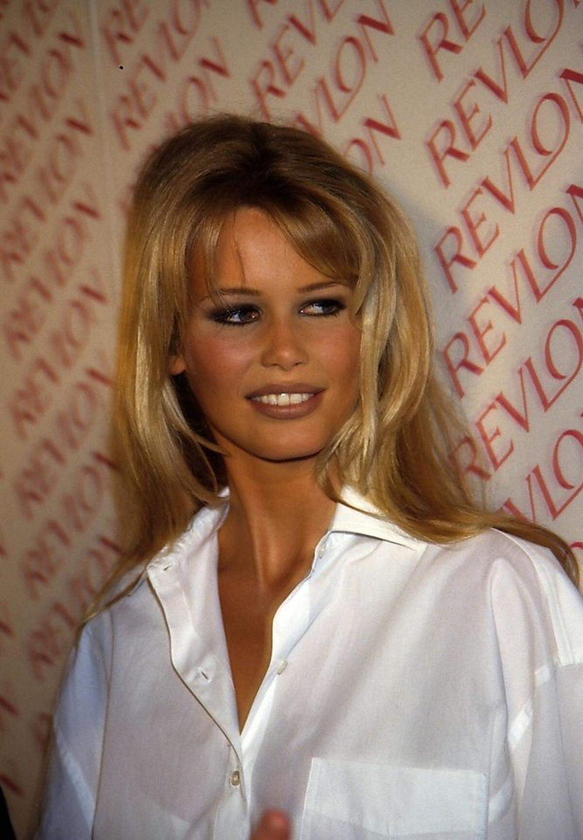 Topmodel Claudia Schiffer sieht der jungen Brigitte Bardot zum Verwechseln ähnlich.