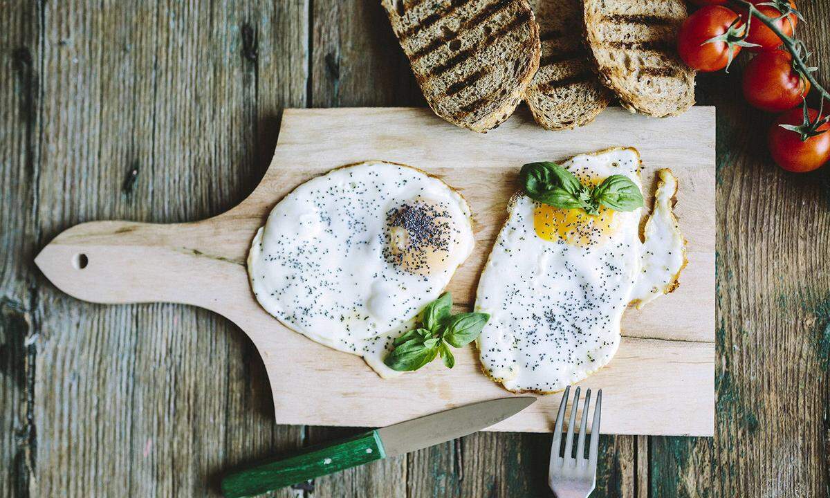 Wessen Mama lieber nicht selbst den Kochlöffel schwingt, wie wär‘s mit einem ausgiebigen Brunch zum Ehrentag, zum Beispiel im Lusthaus Wien oder in der Wunderkammer. Weitere Empfehlungen für Restaurants, Cafés und Bars - nicht nur für den Muttertag - gibt es hier.