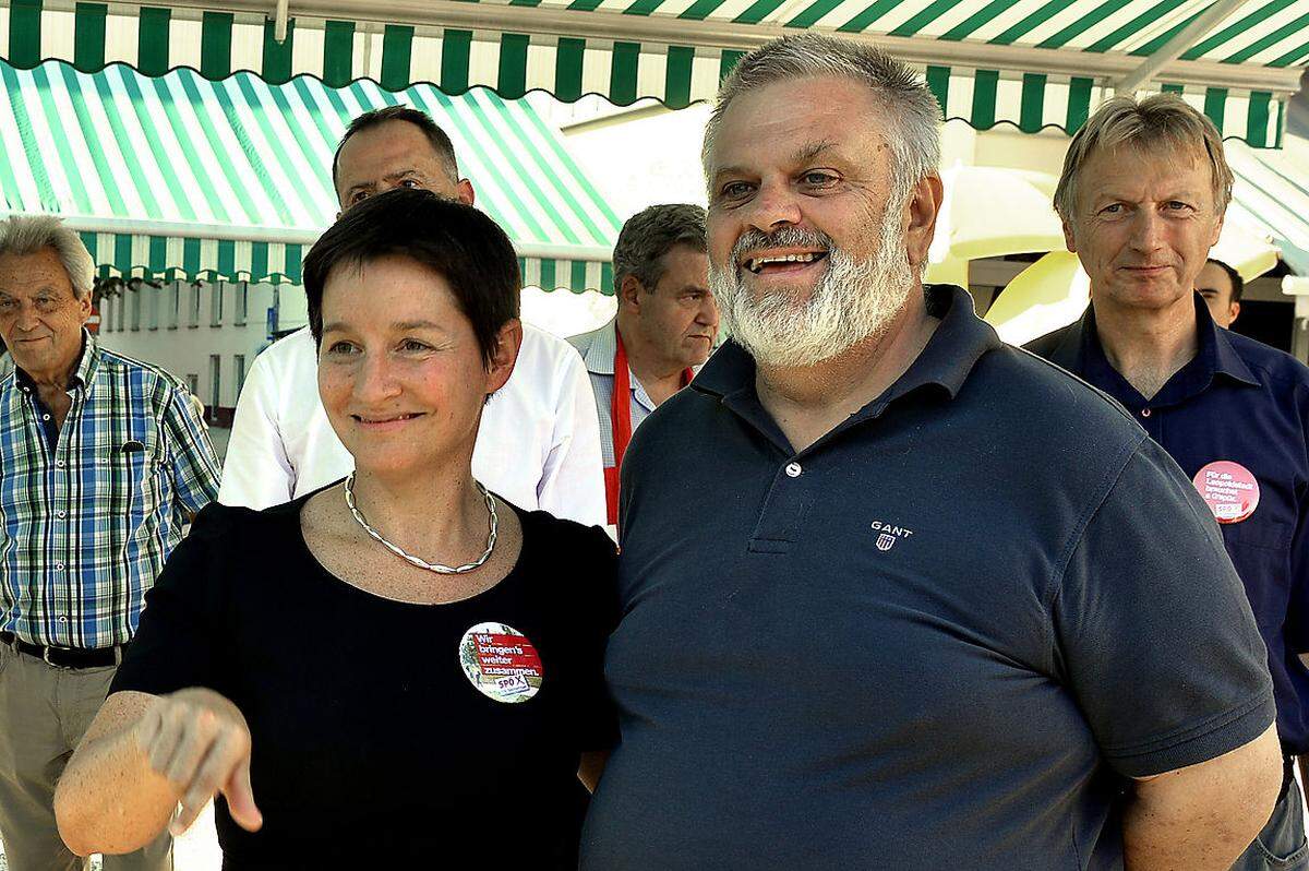 Seit 2013 ist sie Vorsitzende der SPÖ-Leopoldstadt, die bei der Wahlwiederholung im September überraschend den Bezirksvorsteher an die Grünen verlor. Im Bild im Sommer im Wahlkampf mit Noch-Bezirksvorsteher Karlheinz Hora.
