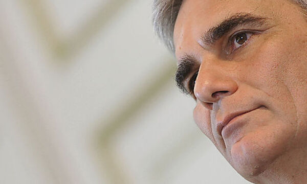 MINISTERRAT: FAYMANN