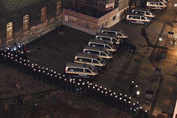 Polizeiaufgebot beim Stephansplatz.