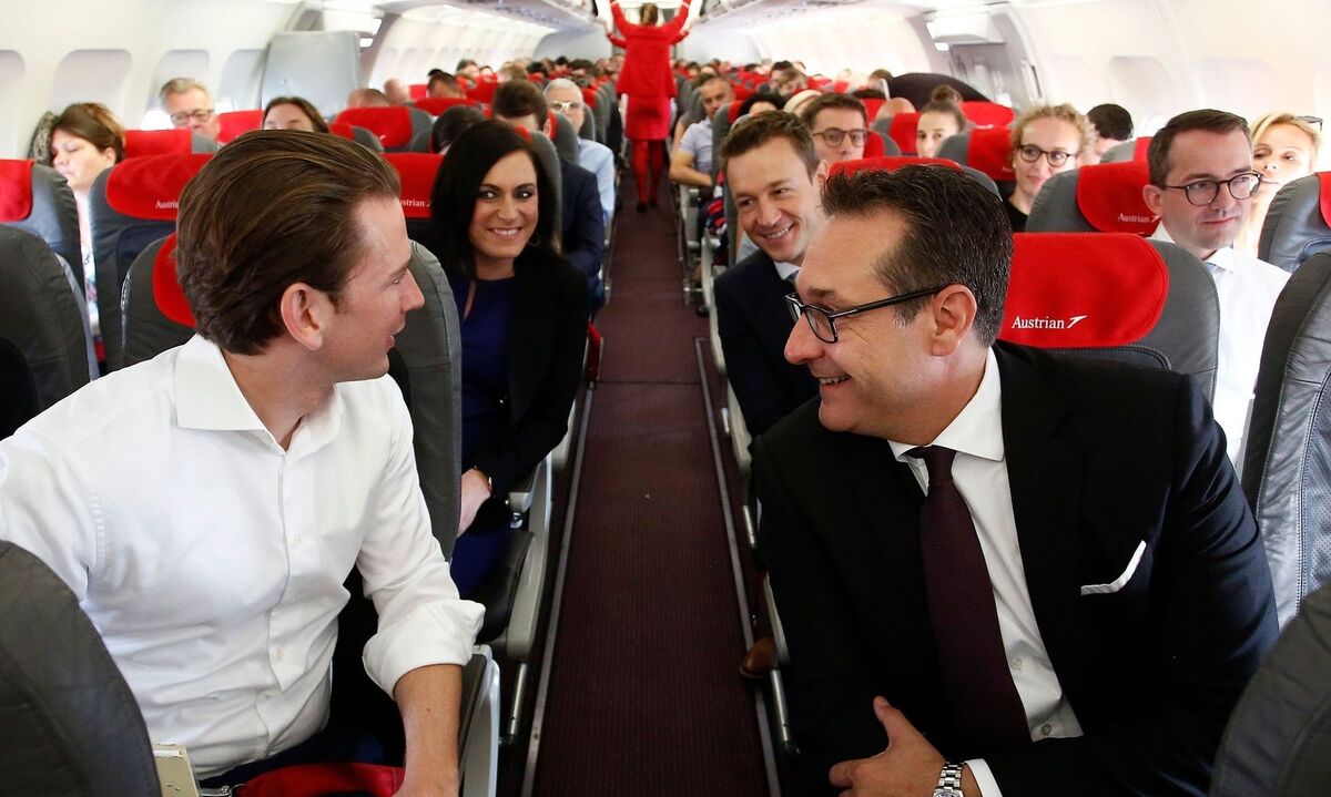 Kurz, Strache, Blümel und Köstinger am Flug nach Brüssel