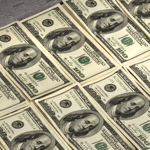 Dollarscheine im Geldkoffer