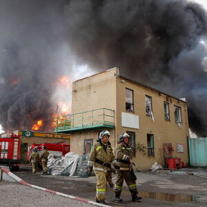 Ein Brand in einem Öllager in Donezk 