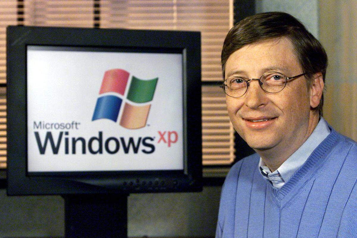 Trotz seines Rückzugs bleibt Bill Gates präsent. Als Chef-Software-Architekt (ein eigens für ihn geschaffener Posten) darf er auch auf Produktpräsentationen nicht fehlen. So auch bei Windows XP. Ein Betriebssystem das auch nach 14 Jahren noch treue Anhänger hat.