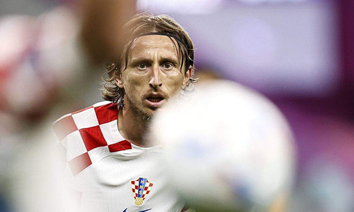 Sport Bilder des Tages AL WAKRAH - Luka Modric of Croatia during the FIFA World Cup, WM, Weltmeisterschaft, Fussball Qa