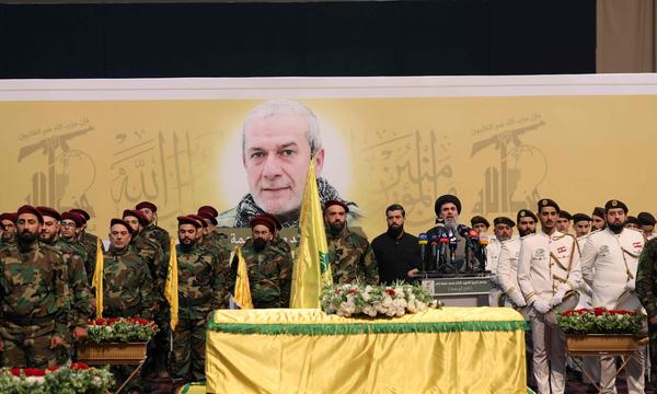 Trauerfeier für den getöteten Hisbollah-Kommandanten Mohammed Naameh Nasser im Süden Beiruts. 