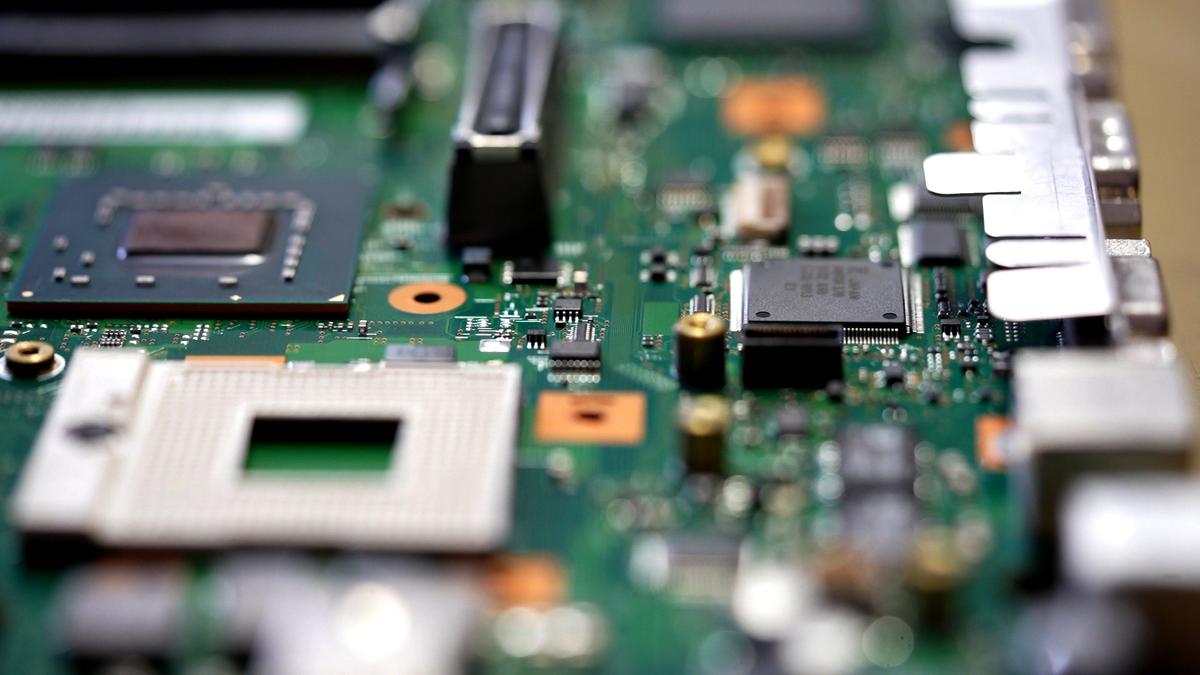Das Kapital von Micro Components ist das Lager mit circa 4000 Positionen, in Stückzahlen sind das einige Millionen elektronische Bauteile.