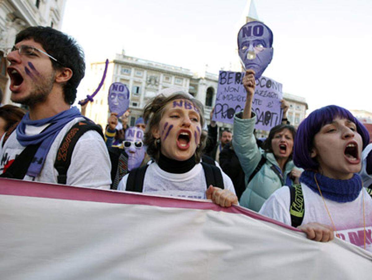 Die Demonstranten trugen Lila, um ihre Unabhängigkeit von den Traditionsparteien zu bezeugen. "Lila ist die einzige Farbe, die sich keine Partei angeeignet hat", sagten die Organisatoren