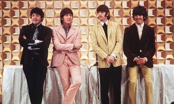 Beatles 1966. Heute stehen nur mehr Paul McCartney (links außen) und Ringo Starr (2. von rechts) zur Verfügung, um an einem „neuen Beatles-Song“ mitzuwirken.