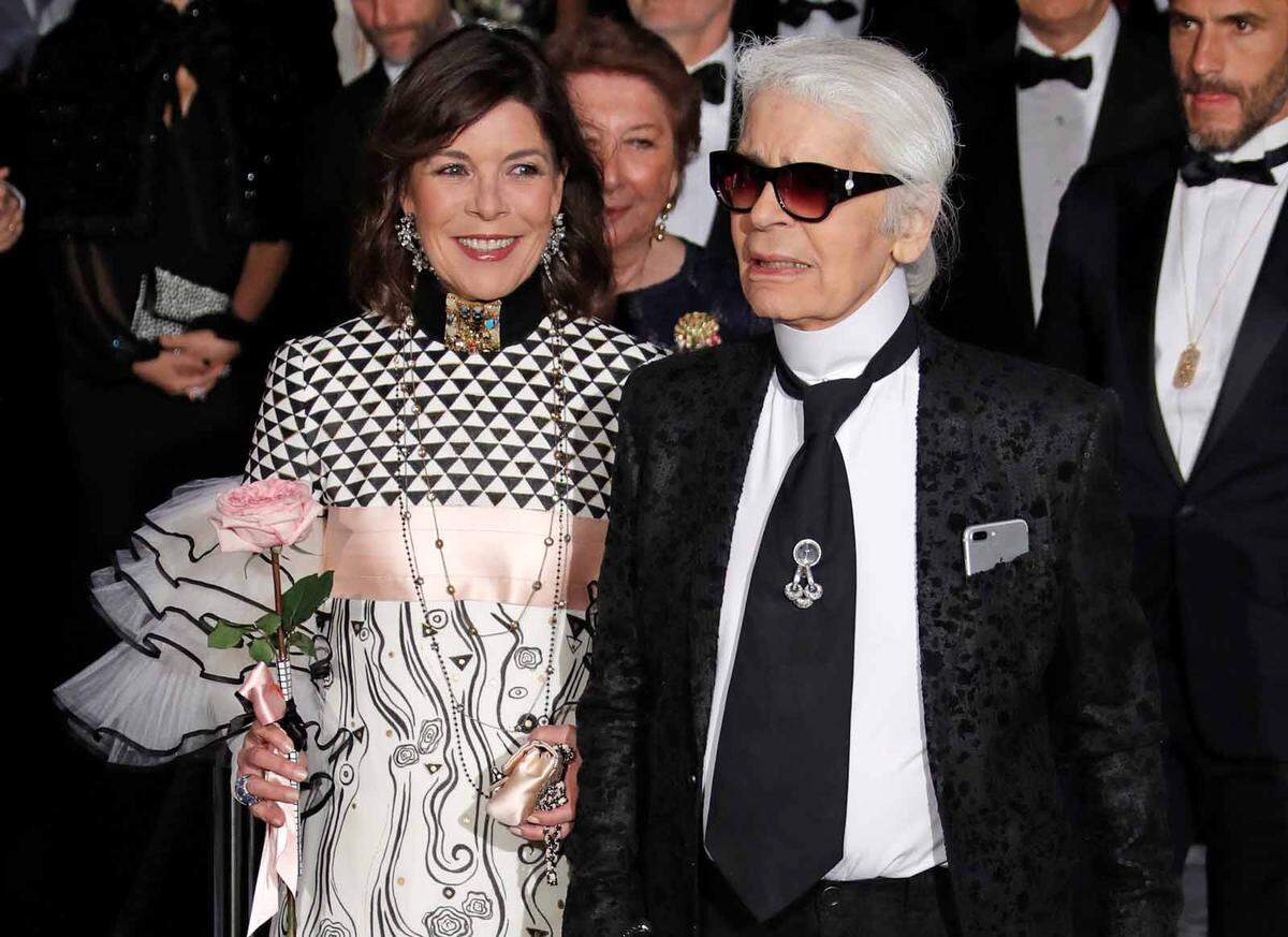 Karl Lagerfeld war jahrzehntelang sehr eng mit Caroline von Monaco befreundet. Sein Privatvermögen wird auf 350 Millionen Euro geschätzt.