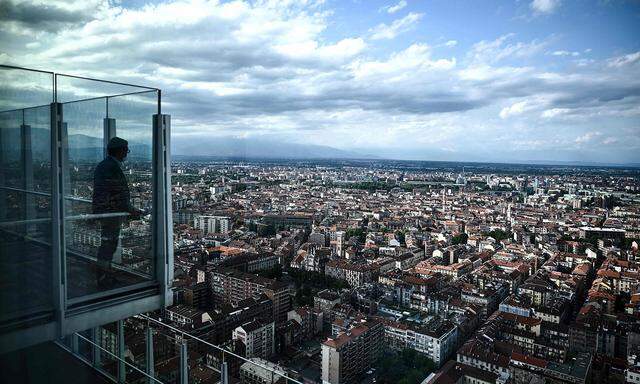 ITALY-ARCHITECTURE-BANKING