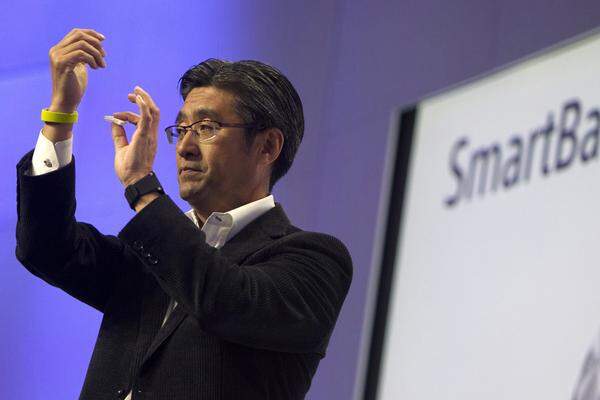 Auch Sony zieht nach und zeigt das "SmartBand".