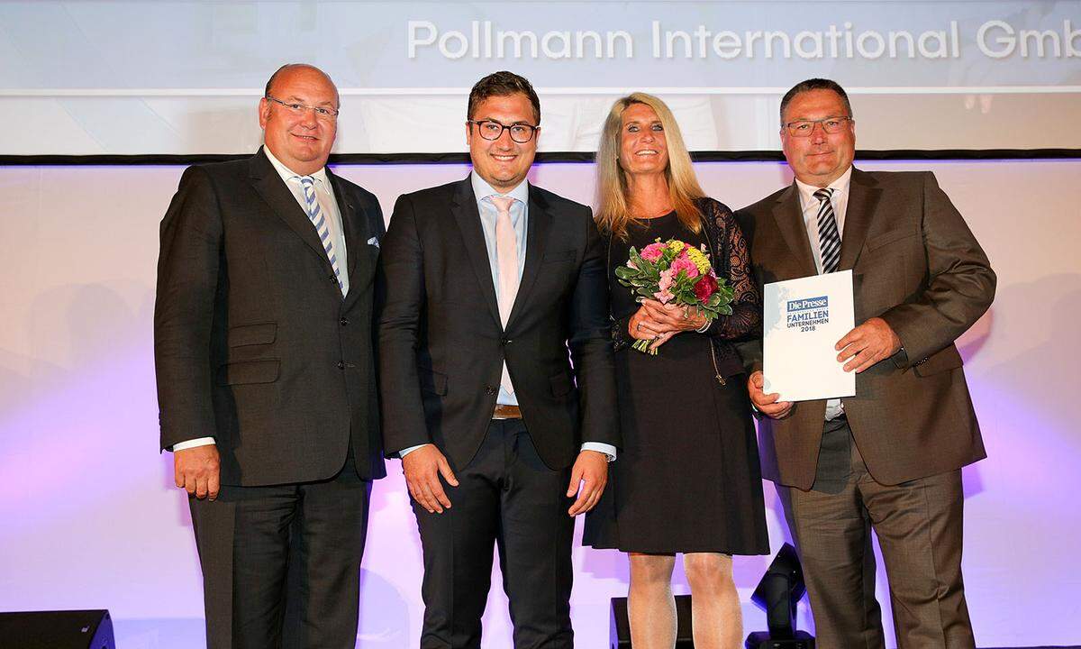Niederösterreichs bestes Familienunternehmen ist die Pollmann International GmbH (v.l.): BDO-Partner Andreas Thürridl übergibt die Auszeichnung an Stefan, Regina und Markus Pollmann.