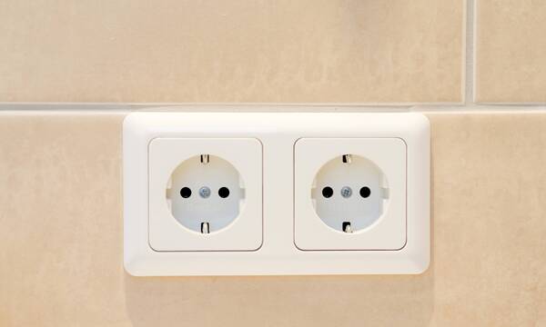 Ob die Elektroinstallation in der Wohnung in Ordnung sind, erkennt man nicht schon durch den Blick auf die Steckdosen. 