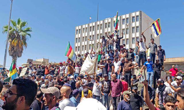 „Weg mit dem Regime Assad“: Protestierende in der Stadt Sweida im Süden Syriens. 