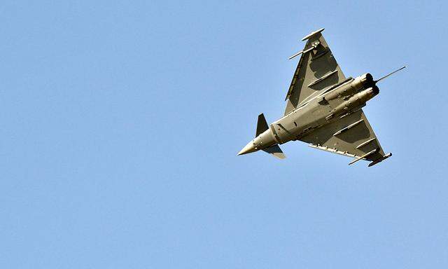 Produktionsfehler: Klug lässt Eurofighter prüfen