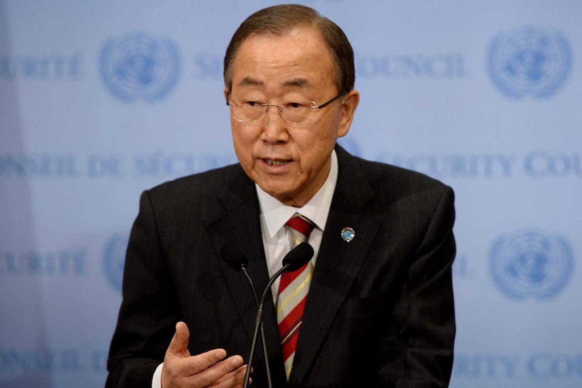 Der blutige Anschlag ist auch von UN-Generalsekretär Ban Ki-moon mit Bestürzung aufgenommen worden. "Es war ein entsetzliches, durch nichts zu rechtfertigendes und kaltblütiges Verbrechen", erklärte Ban. Die Tat sei ein Anschlag gegen die Medien und die Meinungsfreiheit, "zwei Säulen der Demokratie". Es gelte nun, sich überall in der Welt "den Kräften der Spaltung und der Gewalt" entgegenzustellen.