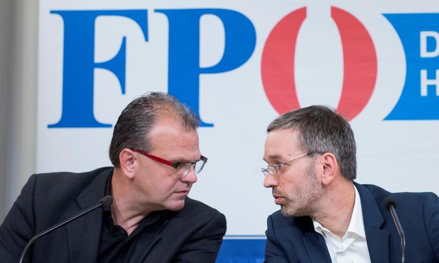 Hans-Jörg Jenewein mit FPÖ-Chef Kickl: Jenewein weist die Vorwürfe einer Verbindung zu Ex-Verfassungsschützer Ott zurück.