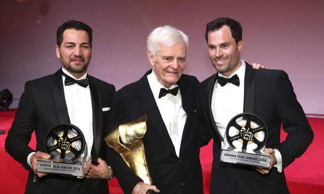 B�lent Sharif Paul Morrissey und Peter Windhofer beim 7 Filmball Vienna 2016 im Wiener Rathaus Wi