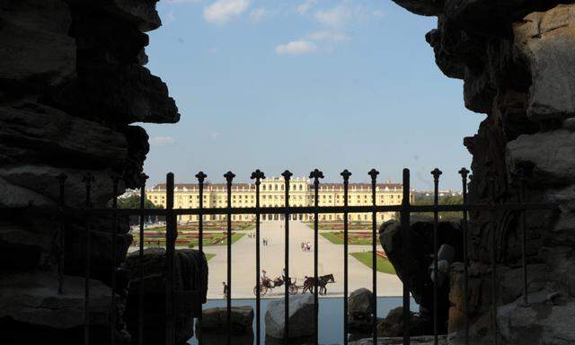 Rund um das Schloss Schönbrunn entfaltete sich der Nobelbezirk Hietzing.