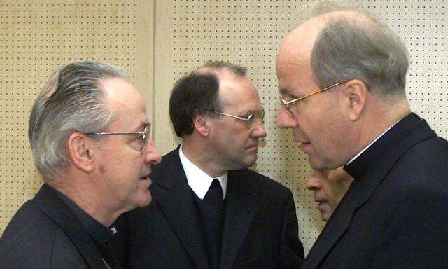 Kothgasser (li.) berichtete Schönborn über Vorwürfe gegen Schwarz (Mitte; Foto von der Herbsttagung der Bischöfe anno 2000). 