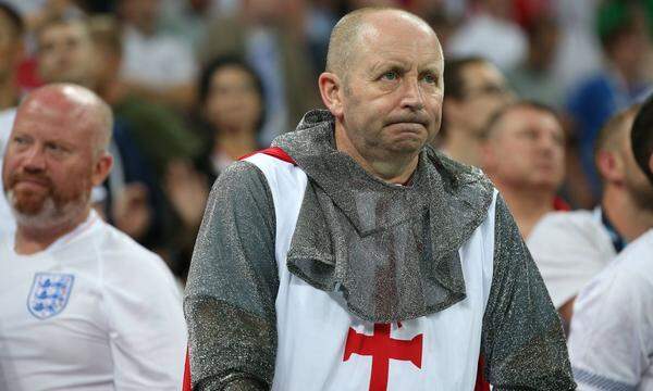 "Daily Mirror": "Vier weitere Jahre Schmerz. Three-Lions-Herzleid als England gegen Kroatien in der Verlängerung verliert."  
