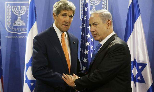 U.S. Secretary of State Kerry meets with Israel's Prime Minister Netanyahu  in Tel Aviv