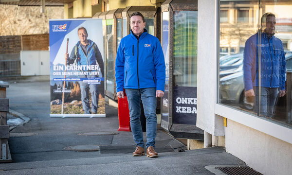 „Wer ist da Erwin?“, plakatierte die FPÖ vor einem Jahr. Erwin Angerer musste erst bekannt werden.
