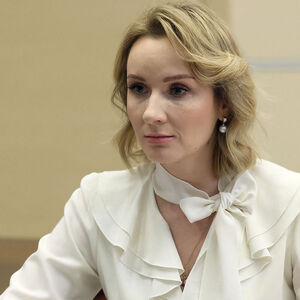 Maria Lwowa-Belowa hat höhnisch auf die Anklage aus Den Haag reagiert. Sie sieht sich im Recht.