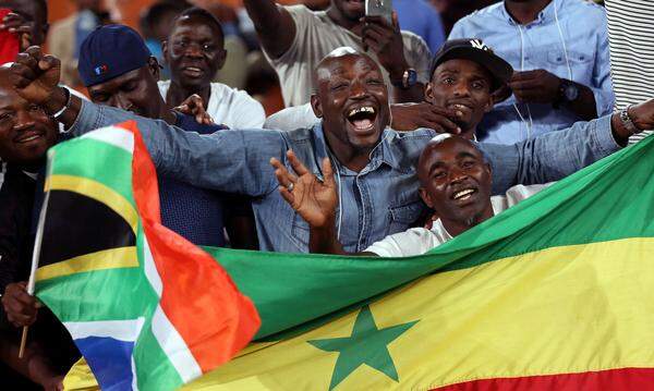 Senegal (32),