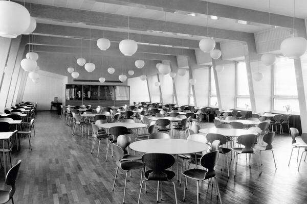 Arne Jacobsen entwarf den berühmten Ameisenstuhl für eine Fabrikskantine.