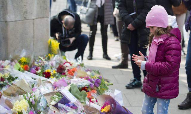 London: Blumen für die Opfer des Anschlags