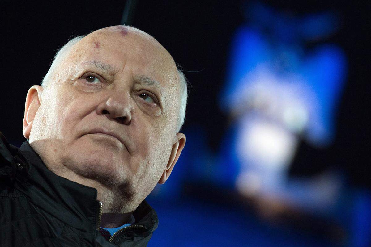 Michail Gorbatschow, der frühere sowjetische Staatschef war als Ehrengast geladen. In Deutschland gilt er als Ikone der Wiedervereinigung und genießt Heldenstatus - im Gegensatz zu seiner Heimat.