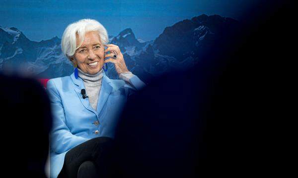 Die Mitarbeiter der Europäischen Zentralbank haben die Arbeit von Präsidentin Christine Lagarde in einer Gewerkschaftsumfrage scharf kritisiert. 