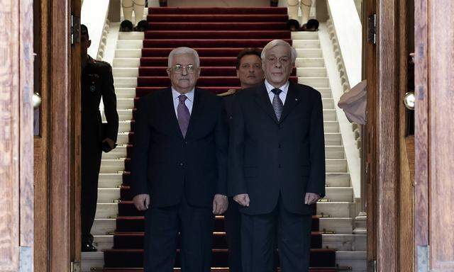 Mahmoud Abbas (li.) mit Prokopis Pavlopoulos, dem griechischen Präsidenten.