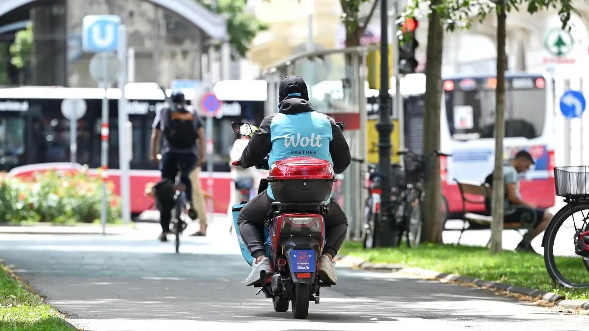 E-Mopeds sind keine Fahrräder mehr und müssen auf die Fahrbahn